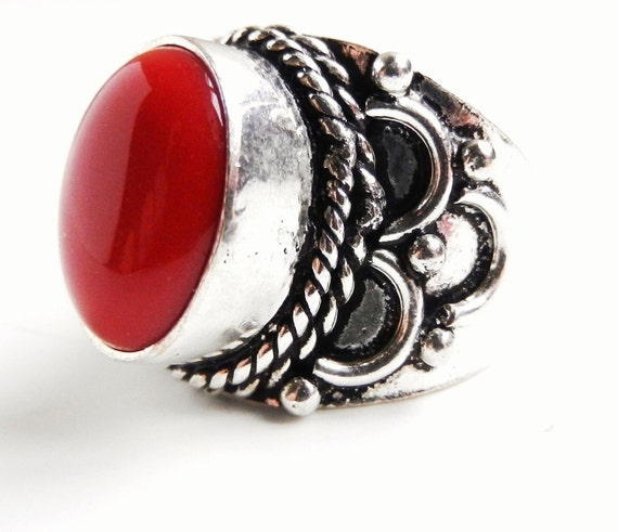 Red Stone Ring Vintage Size 5.5 Tribal Costume Jewelry / Red