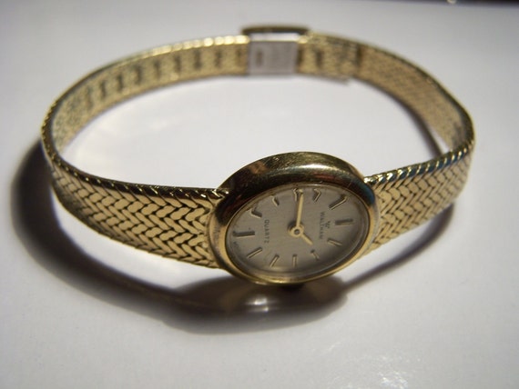 Ladies Vintage Goldlook Waltham Quartz Watch by MacArthurAntiques