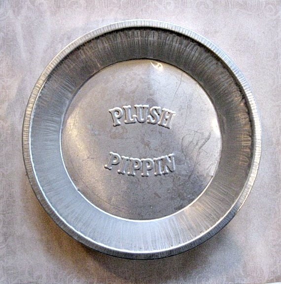 Vintage Plush Pippin Aluminum Pie Pan