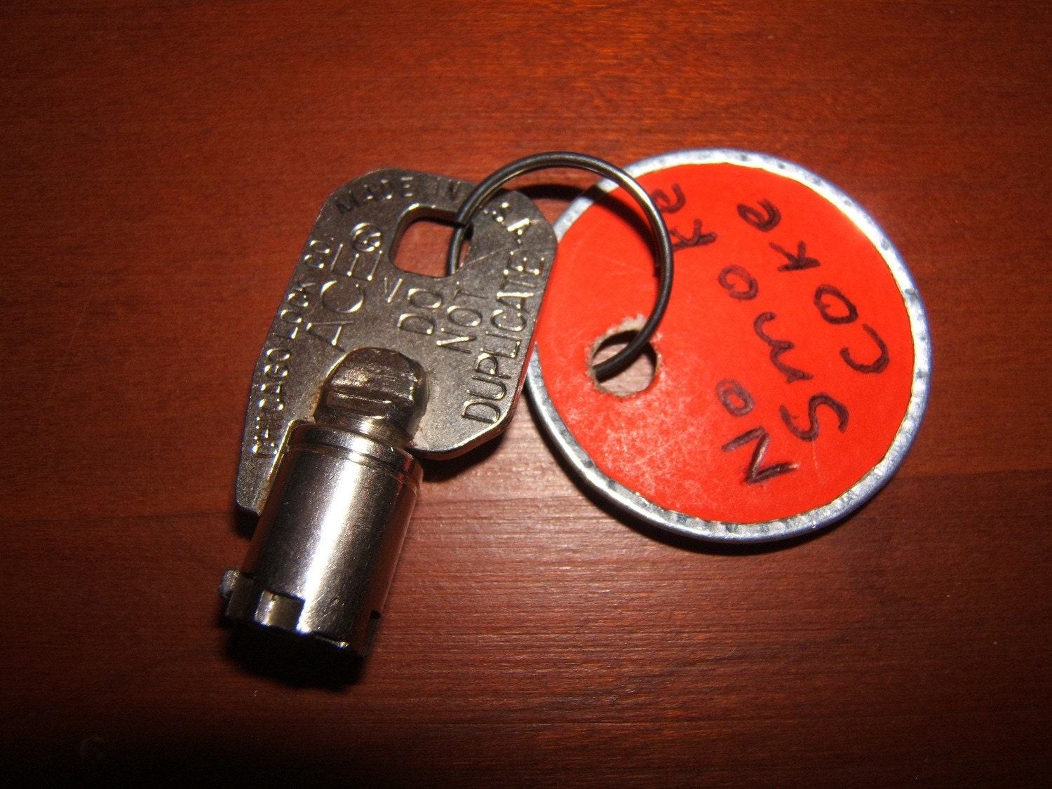 FREE SHIPPING Vintage Coke Machine Key
