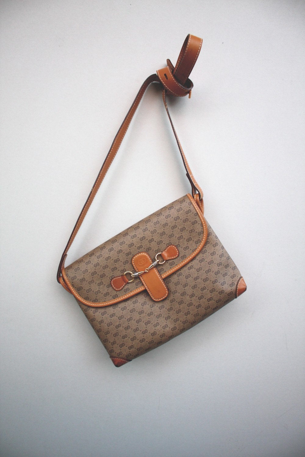 Authentic Vintage Gucci logo CROSS BODY bag
