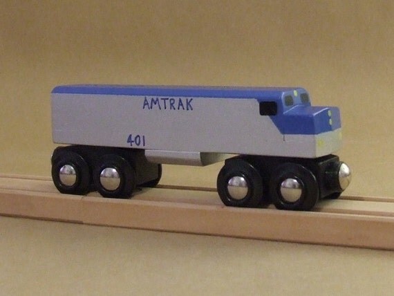 AMTRAK F-40 LOCOMOTIVE