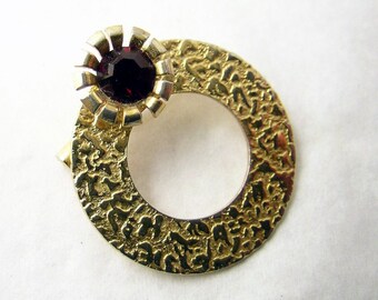 Vintage Brooch Gold tone and Ruby Rhinestone Eternity Pin Brooch jewelry