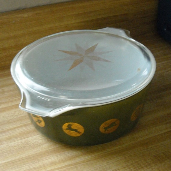 Pyrex Zodiac Cinderella Round Casserole With Lid