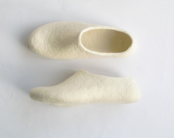 Luxury Slippers White, Felt House Shoes, Bridal Shoes, Womens Slippers, Minimalist Shoes, Wedding Shoes, Rustic Wedding, Color Rubber Soles