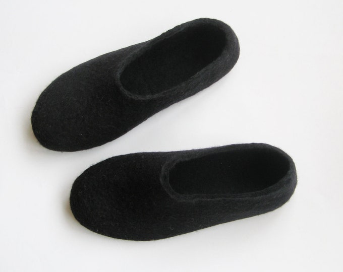 Fathers Day Ankle Wool Black Boots, Wool Shoes, Dad Gifts, Mens Shoes, Felted Wool Slippers, Short Boots, Rubber Soles, Travel Wool Shoes