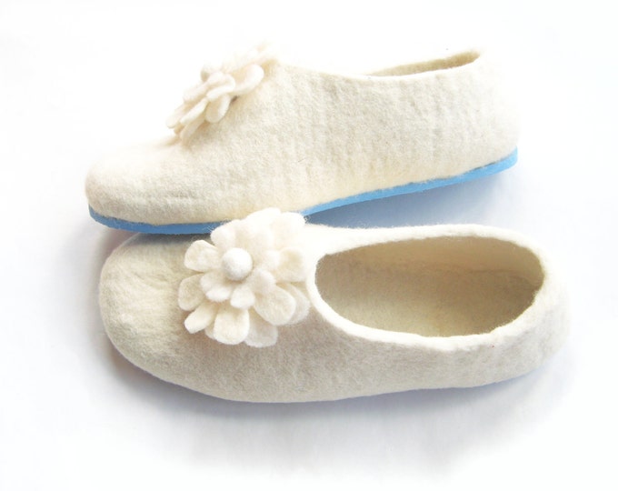 Mom Birthday White Floral Slippers, Rubber Soles, Felted Wool Shoes, Christmas in July, Wedding Shoes, 100% Wool Indoor Outdoor, Mothers Day
