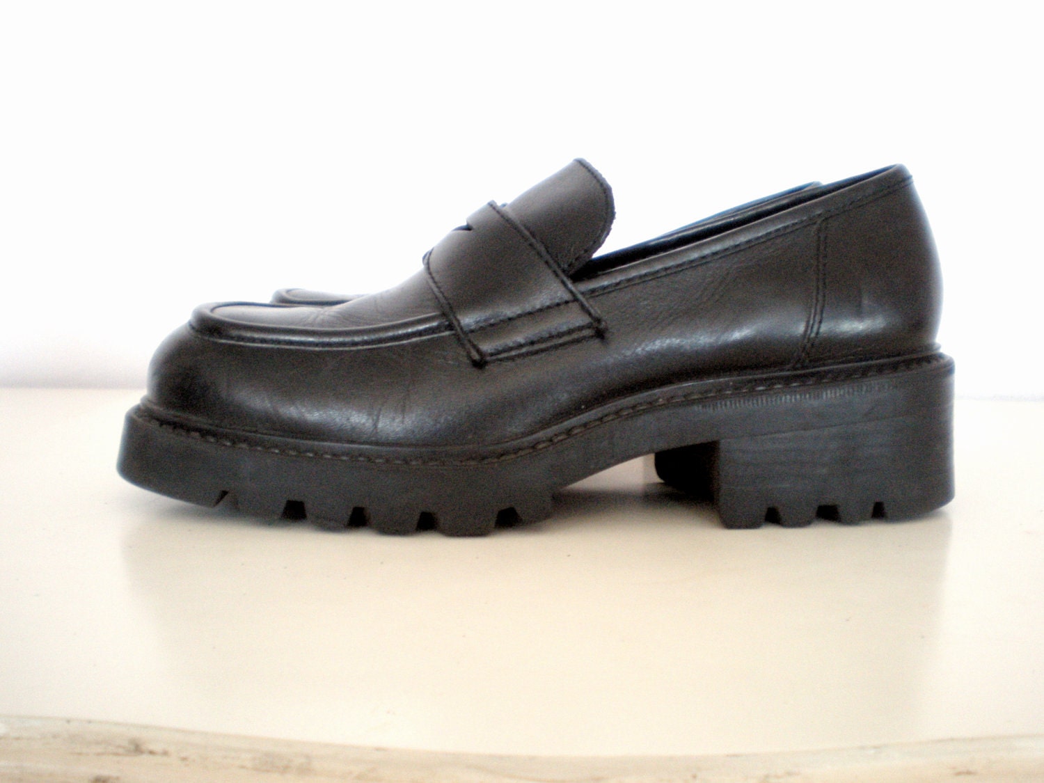 90's Chunky platform loafers size 6