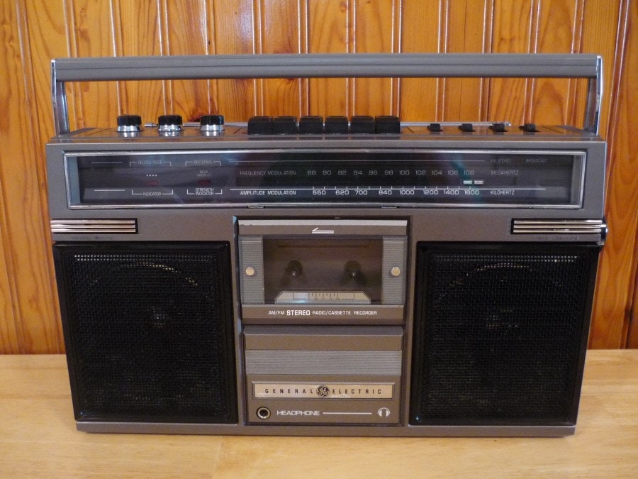 Vintage General Electric GE Boombox AM FM Radio Cassette