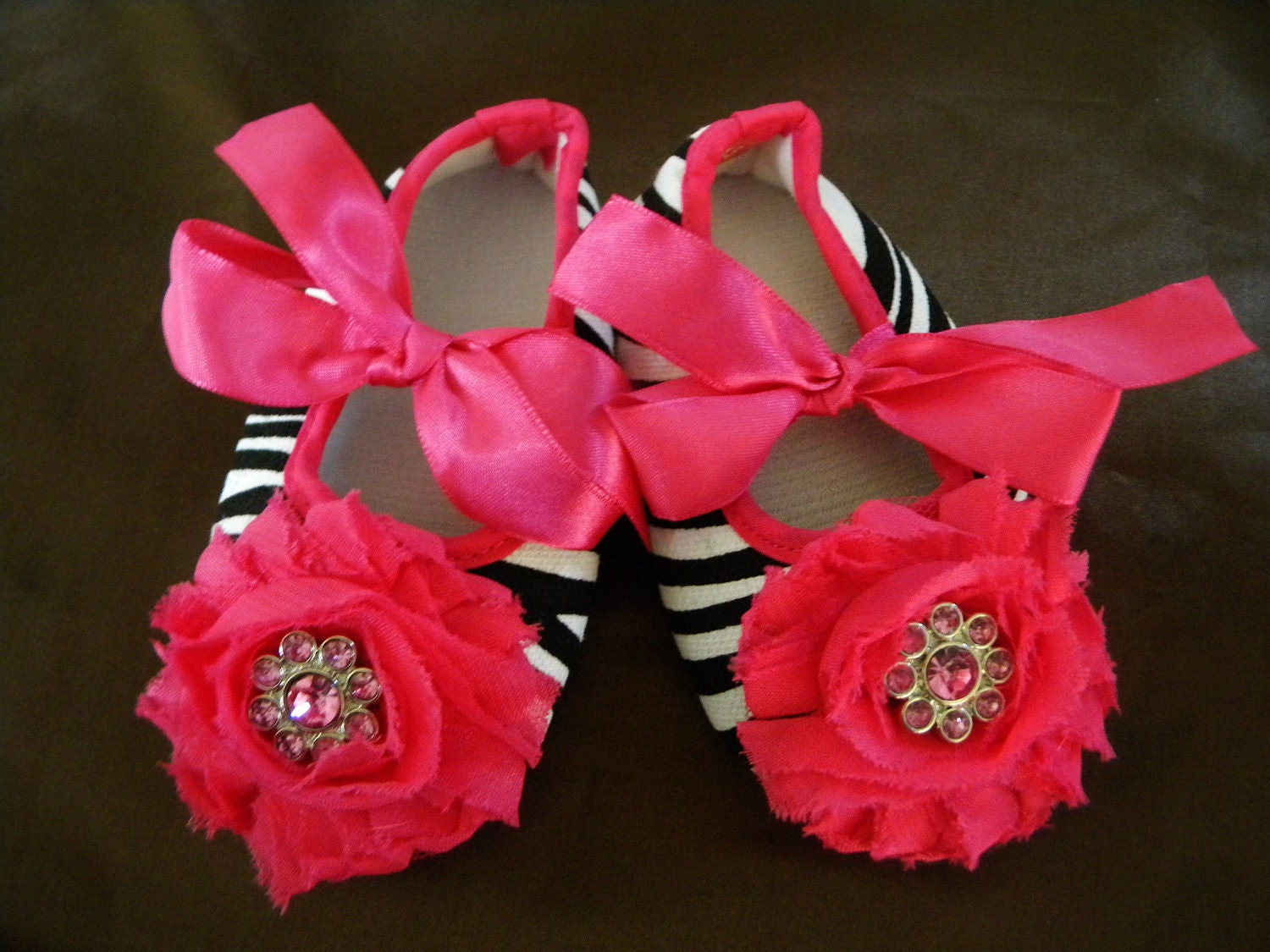 Zebra flower shoes baby shoes. size 5 baby shoes 1218m