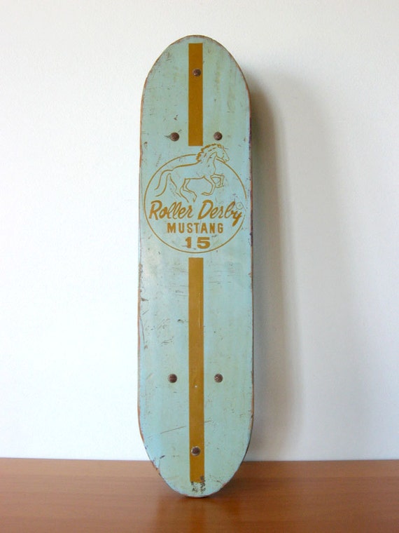 Vintage Roller Derby Mustang 15 Skateboard