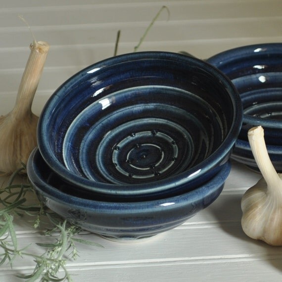 Items similar to Garlic Grater Bowl on Etsy