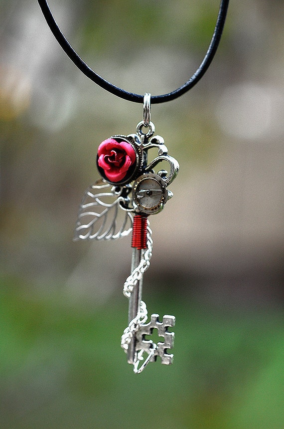 Redish Rose Key Necklace