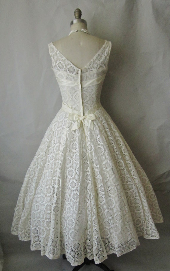 50's Crochet Lace Wedding Dress // Vintage 1950's