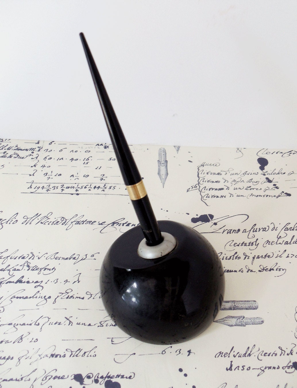ball pen holder