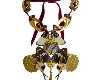 TITANIA / Large Gold Butterfly and Pearls Necklace