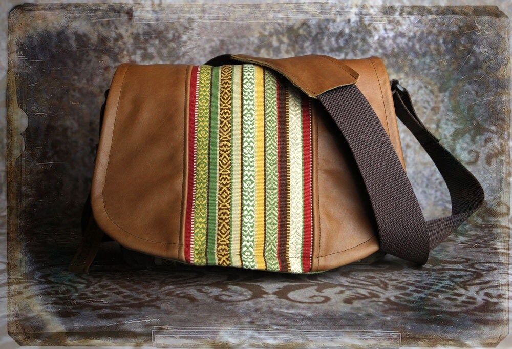 IN STOCK Fiesta Tapestry and Leather DSLR Camera Bag