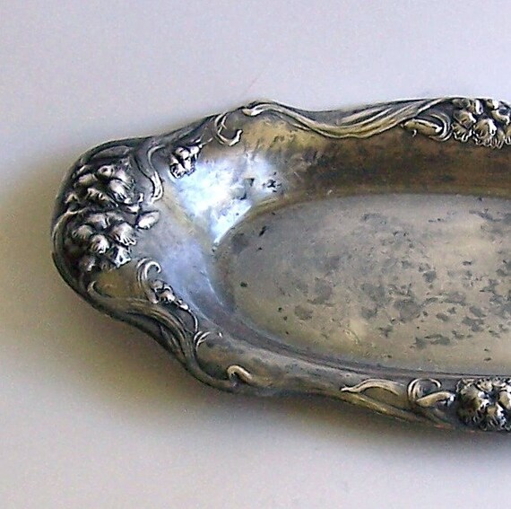 Vintage Middletown Plate Co Silverplate Serving Tray