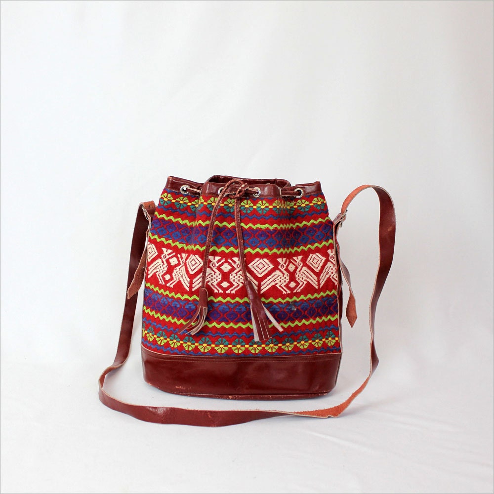 red folk tribal bag / Guatemalan ethnic bucket bag