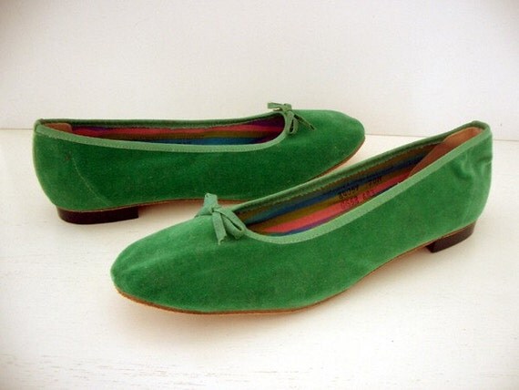 VINTAGE 1950's Green Velveteen Ballet by openeyespressvintage