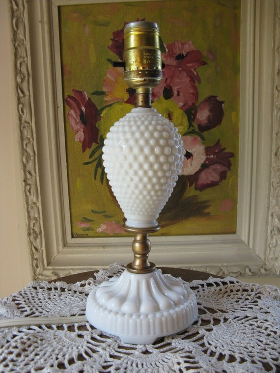 Hobnail White Milkglass Boudior Lamp Leviton Gold Accents 11