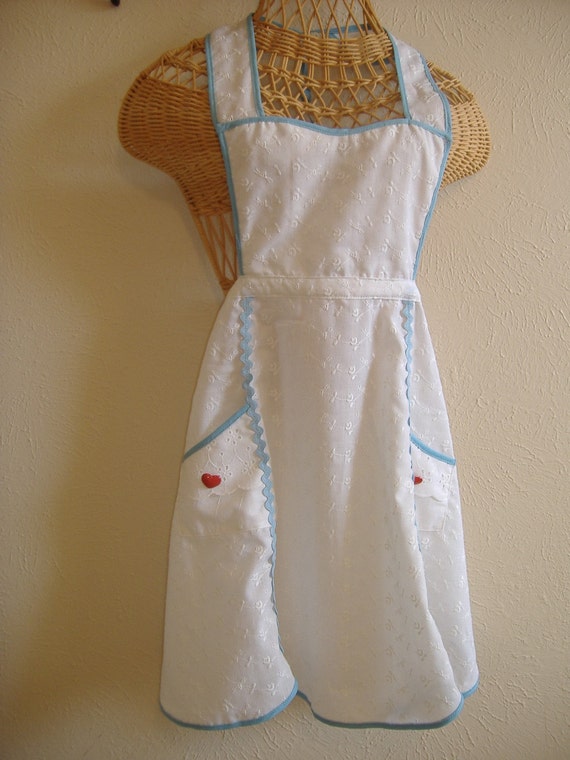 white apron alice