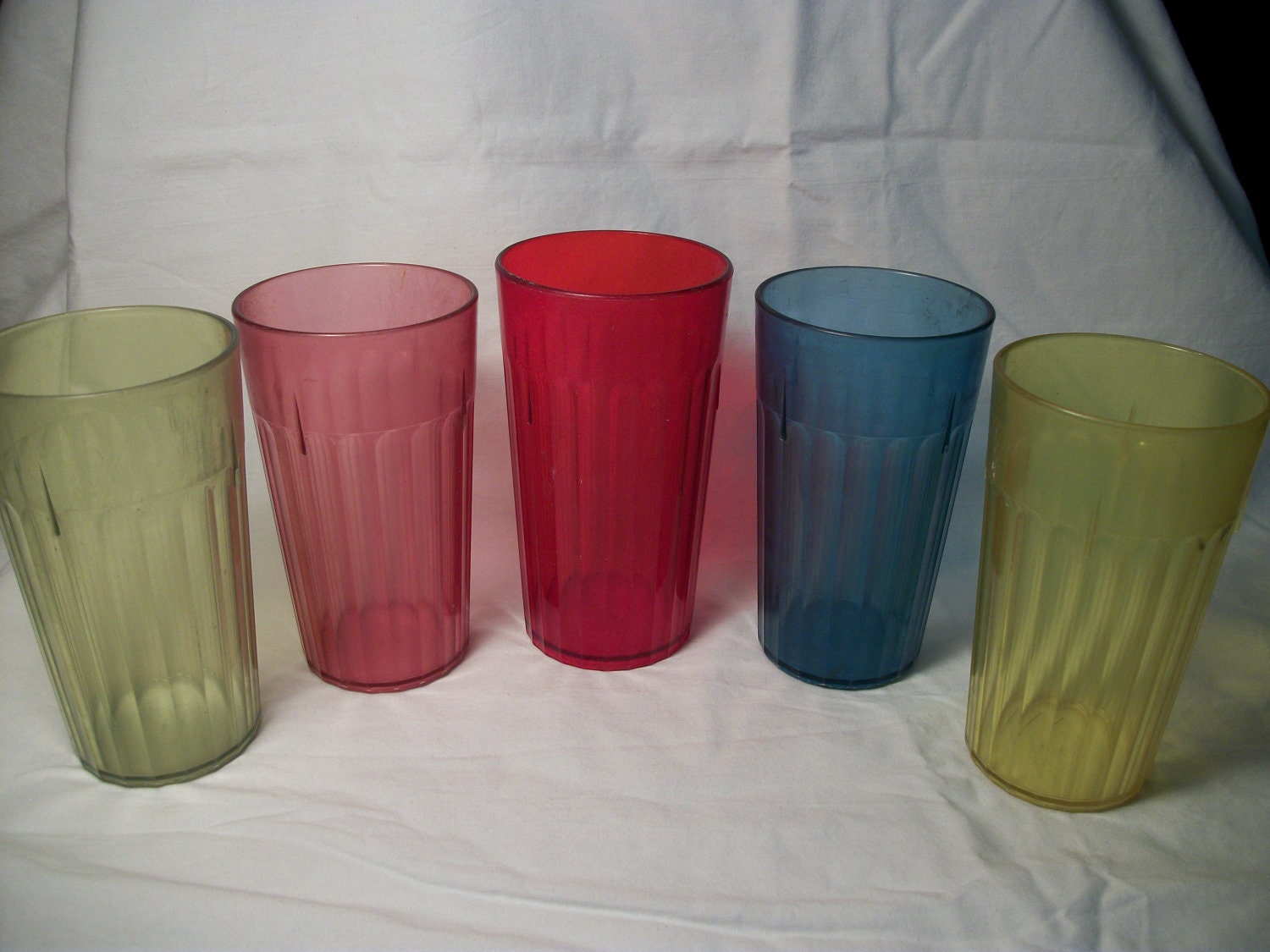 5 Plastic Glasses Vintage Colored Drinking Glasses