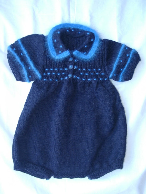 Baby boy's romper suit/playsuit/bubble suit hand knitted