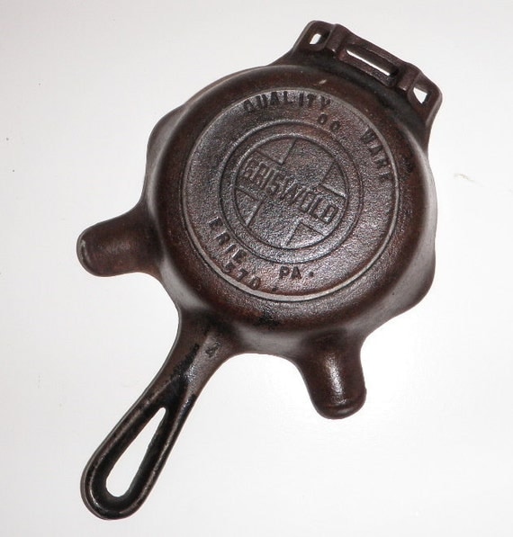 Griswold 570 mini skillet cast iron ashtray