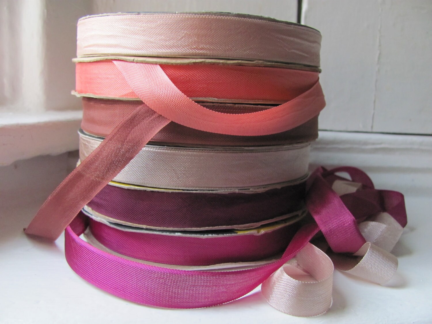 12 Yards Vintage Seam Binding Ribbon Original Hug by TheJoyfulCup