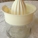 Juice Press Orange Juicer Glass with Plasic Strainer Gemco