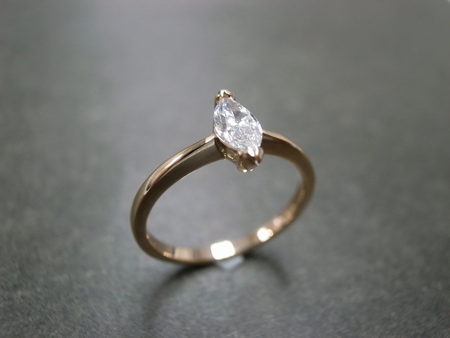 Marquise diamond engagement ring gold