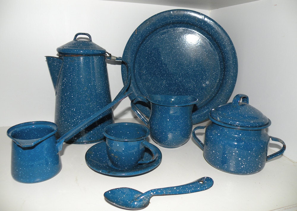 Vintage Enamel Pots 97
