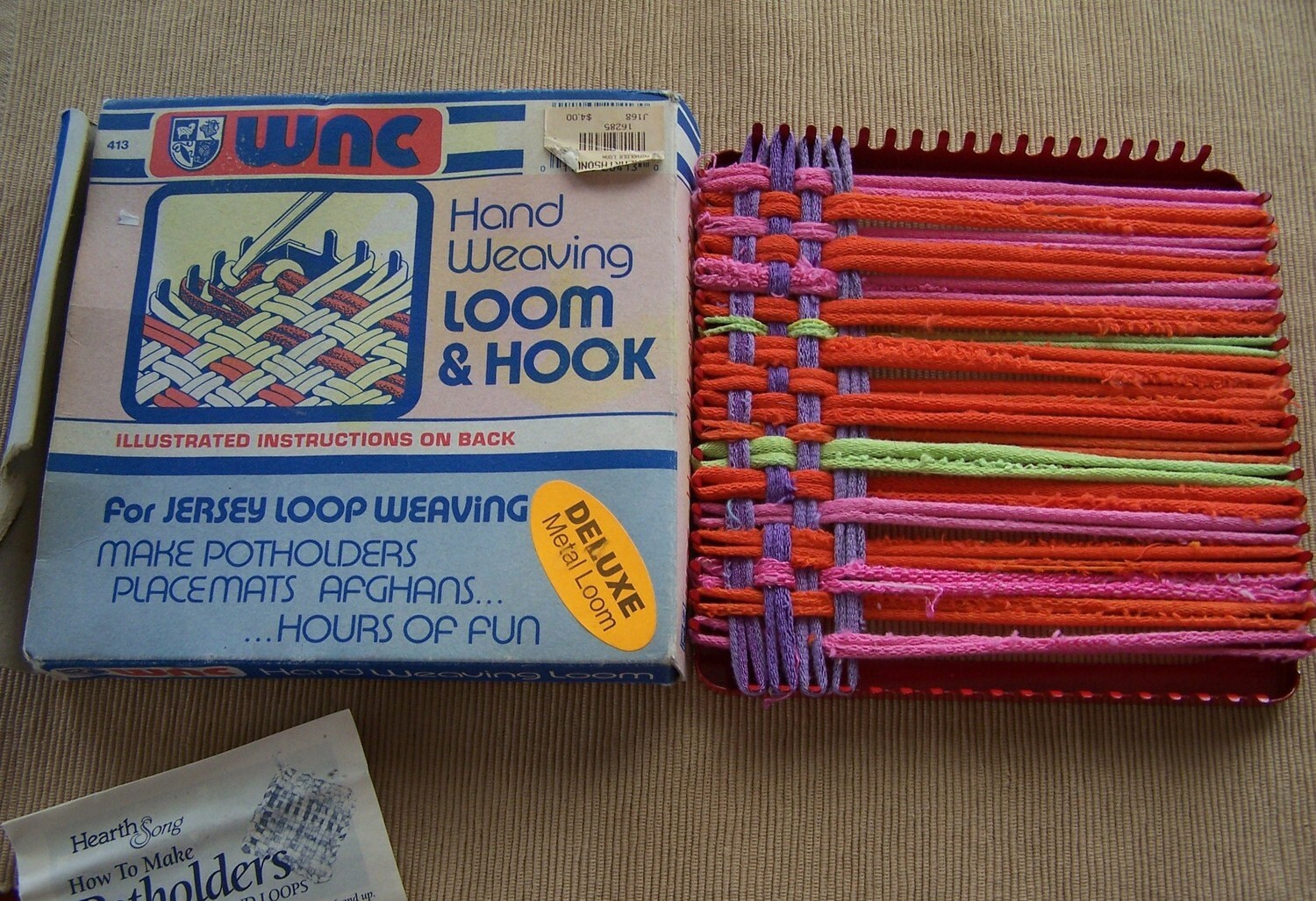 Hand Weaving Deluxe Metal Loom WNC 413 in Box Pot Holder