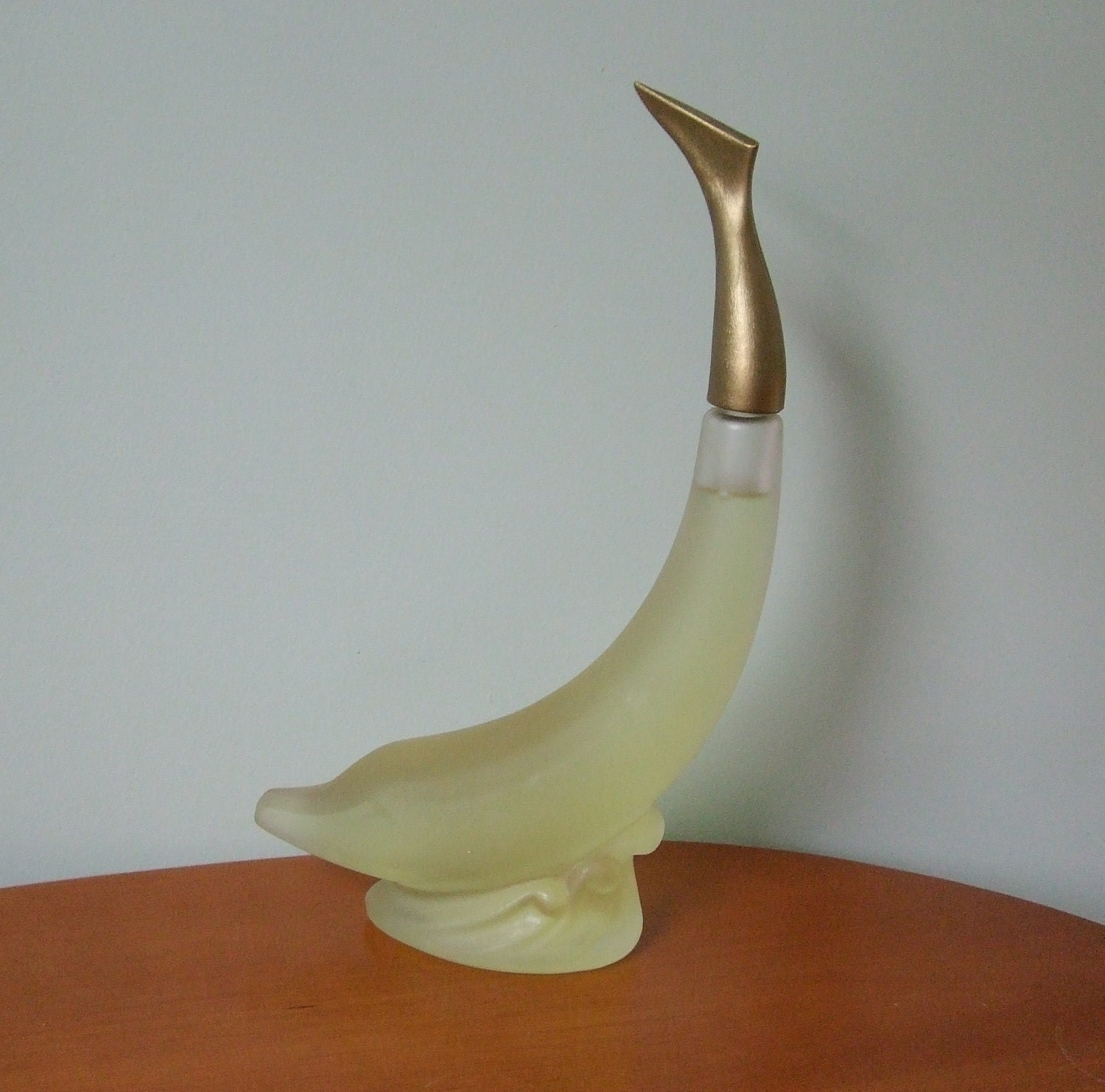 dolphin bottle avon vintage jessamyjay Dolphin Frosted by Figurine Ocean Gold Vintage Glass dolphin bottle avon vintage jessamyjay Dolphin Frosted by Figurine Ocean Gold Vintage Glass