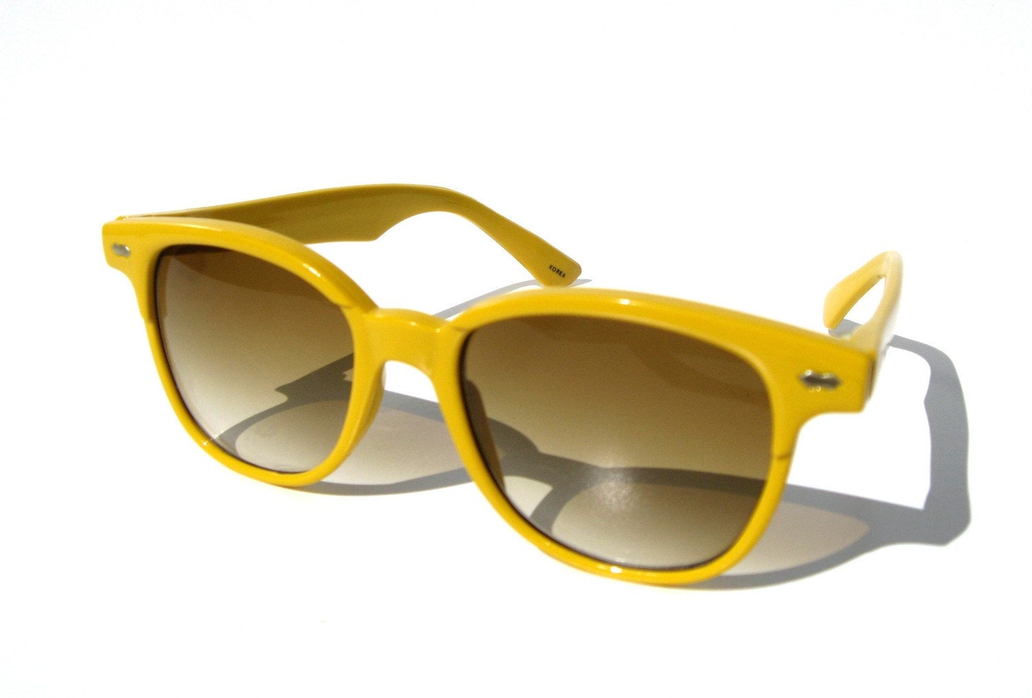 mustard yellow horn rim clubmaster sunglasses