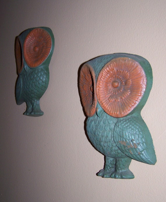 Retro Wide Eyed Owls