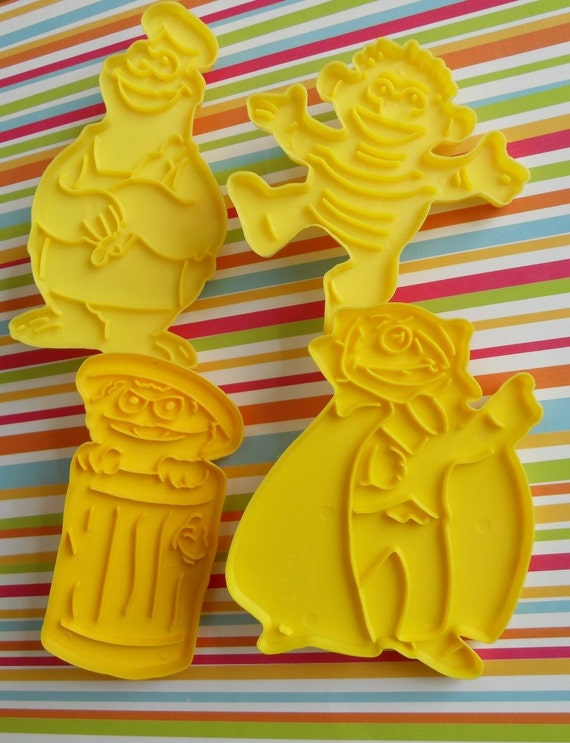 Sesame Street Cookie Cutters Set of 4 Yellow by sinderellasattic