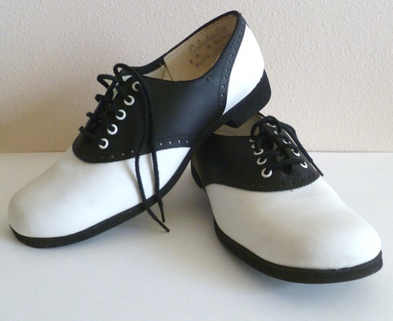 Vintage Womens Flings Saddle Shoes by sinderellasattic on Etsy