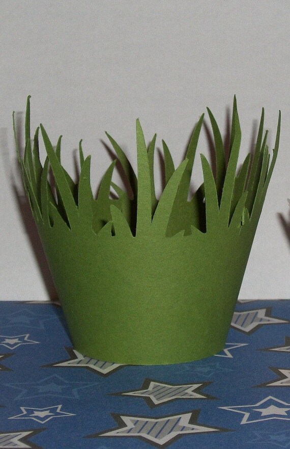 12 Grass Cupcake Wrappers