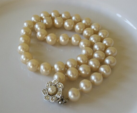 Vintage Faux Pearl Rhinestone Flower Clasp Necklace 30% OFF