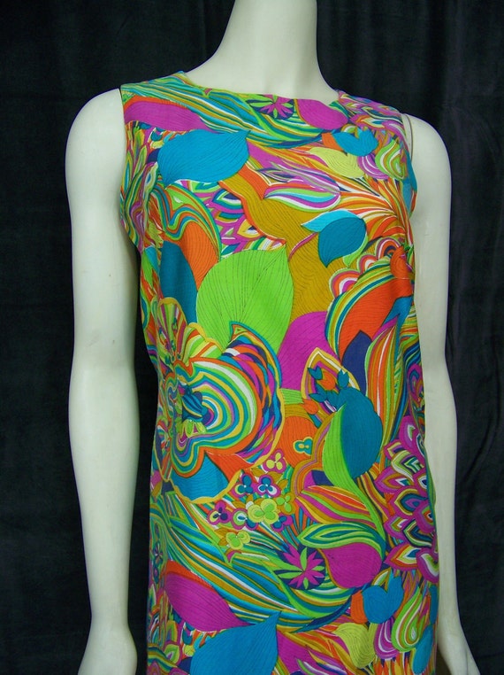 Vintage 1960s Shift or sack dress Psychedelic Groovy Flower Power ...