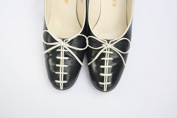 womens navy lace up pumps