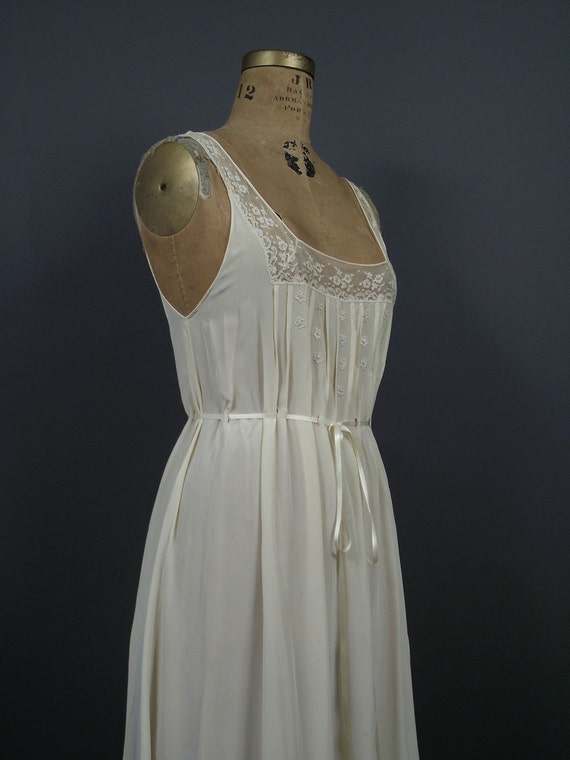 1940s Silk Nightgown / 40s Cream Embroidered Night Dress