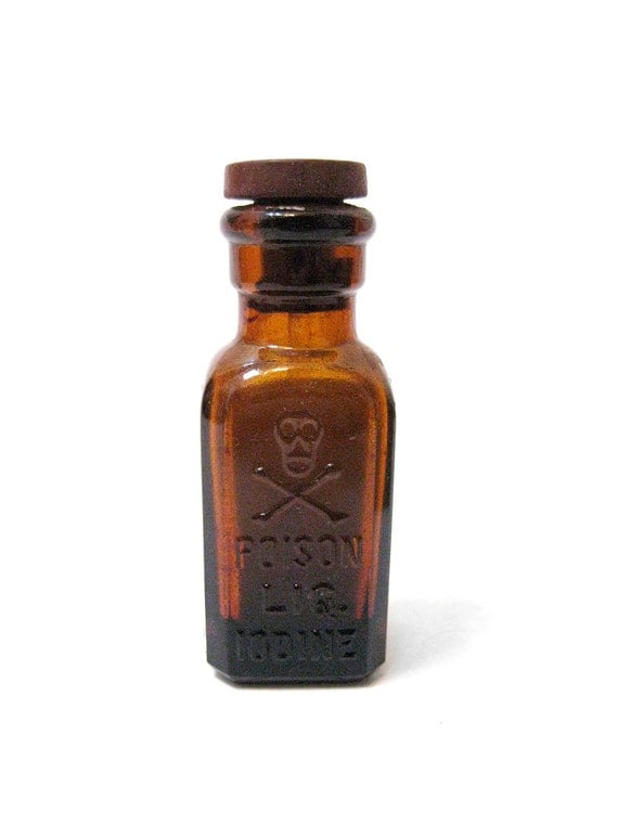 skull & bones poison bottle
