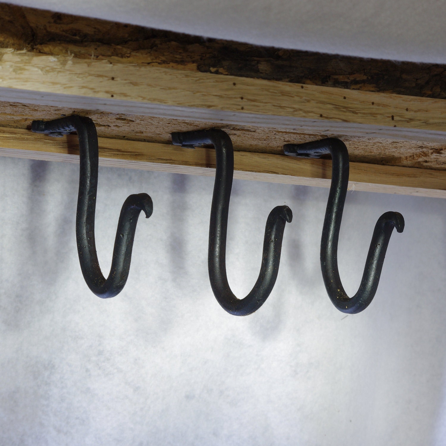 Blackmith hand hooks under or ceiling mount