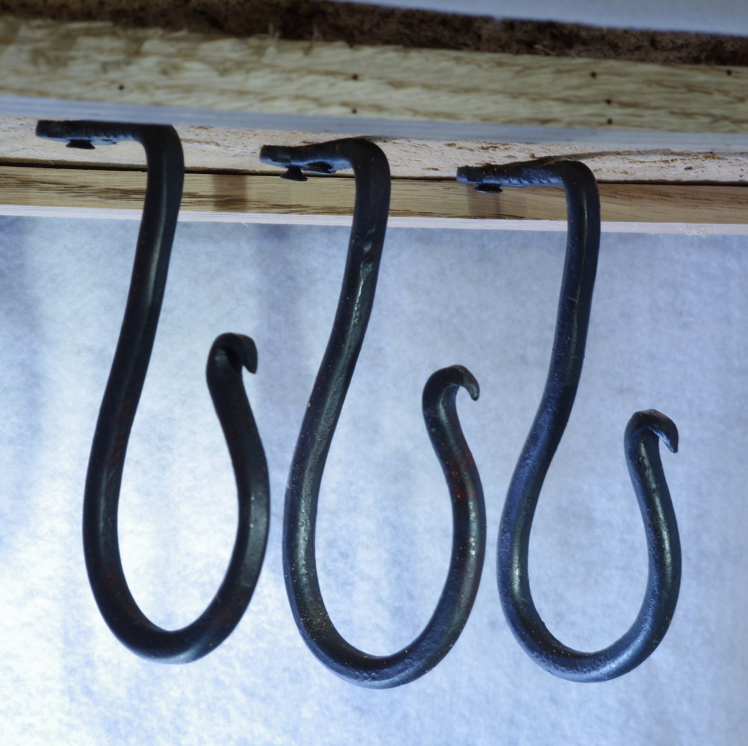 hanging shelf with hooks