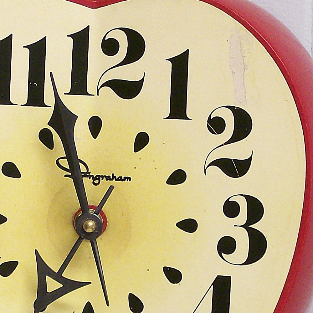 Vintage Apple Wall Clock Converted to Battery