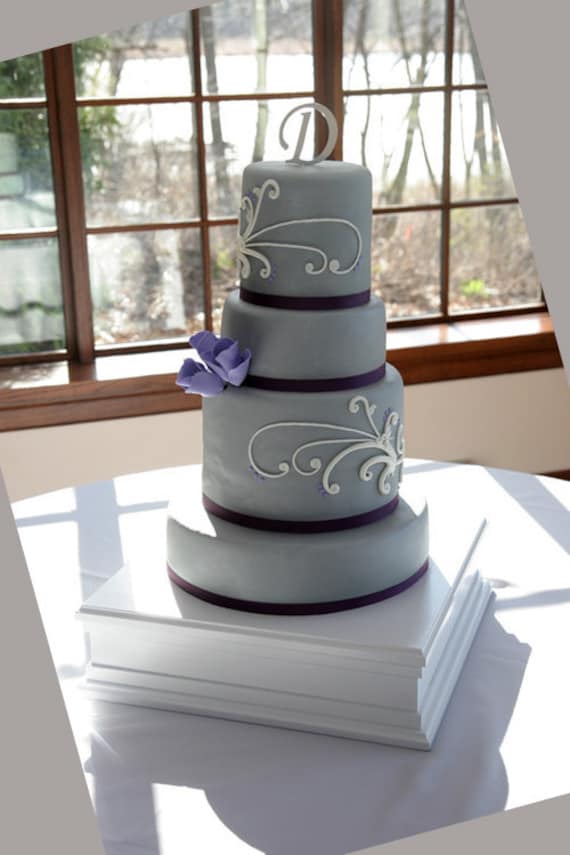 Elegant wedding cake stands