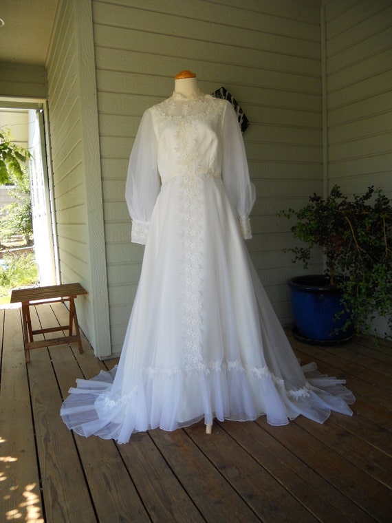 Vintage 1960's Wedding Dress